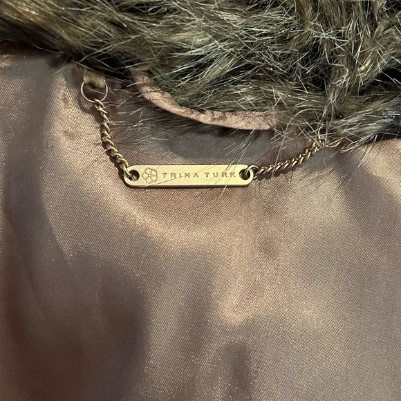Trina Turk Fux Fur vest - Picture 6 of 9